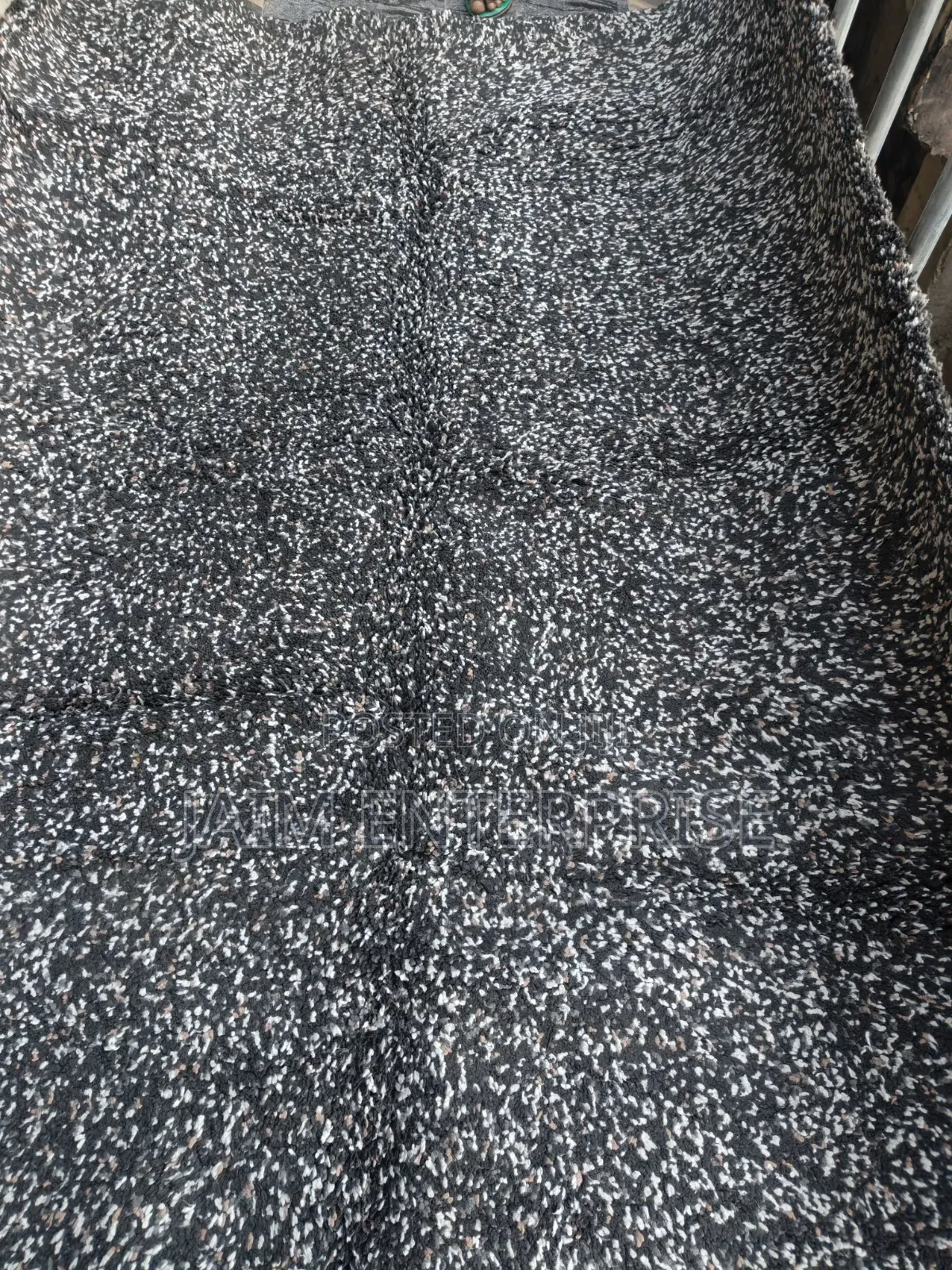 Tuff 5 by 7 Shaggy Center Rug