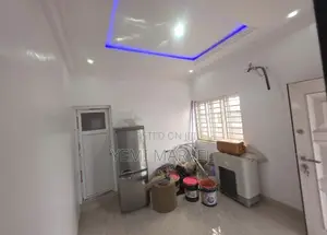 2bdrm Block of Flats in At The Back Of Royal for rent