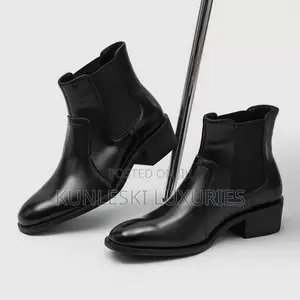 Original Heeled Patch Chelsea Leather Boot