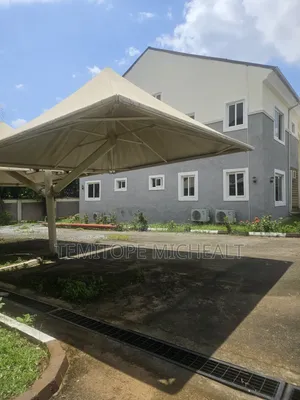 5bdrm Duplex in Lifecamp By Air for rent