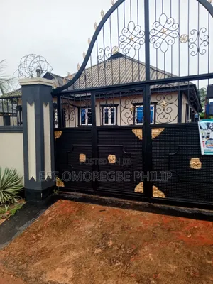 Furnished 4bdrm Bungalow in Efe Omoregbe Philip, Ikpoba-Okha for sale