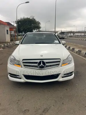 Mercedes-Benz C300 Luxury 4Matic Sedan AWD (3.5L 6cyl 7A) 2014 White
