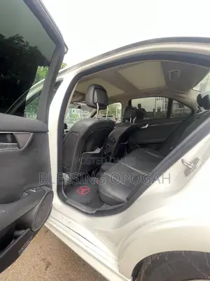 Mercedes-Benz C300 Luxury 4Matic Sedan AWD (3.5L 6cyl 7A) 2014 White