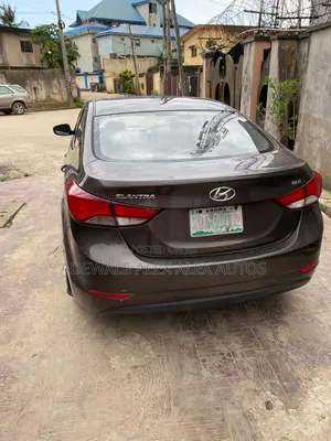 Hyundai Elantra 2013 Brown