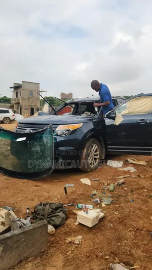 Ford Explorer 2013 Windscreen
