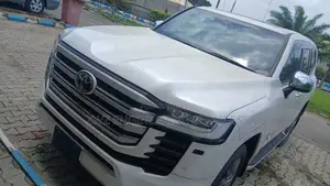 Toyota Land Cruiser 2023 White