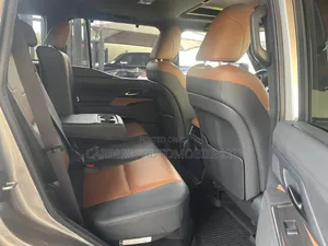 Lexus GX 2025 Ivory
