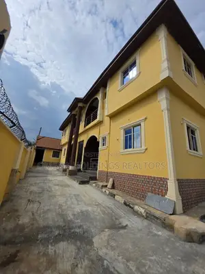 13bdrm Block of Flats in Gbopa, Ologuneru for sale
