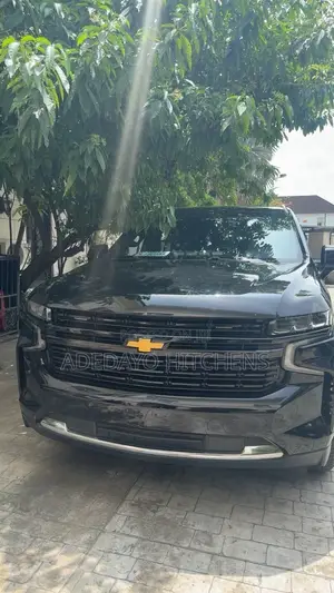 Chevrolet Suburban LT 4WD 2023 Black