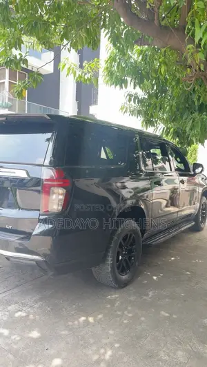 Chevrolet Suburban LT 4WD 2023 Black