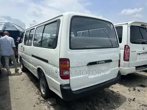 Toyota HiAce 1999 White