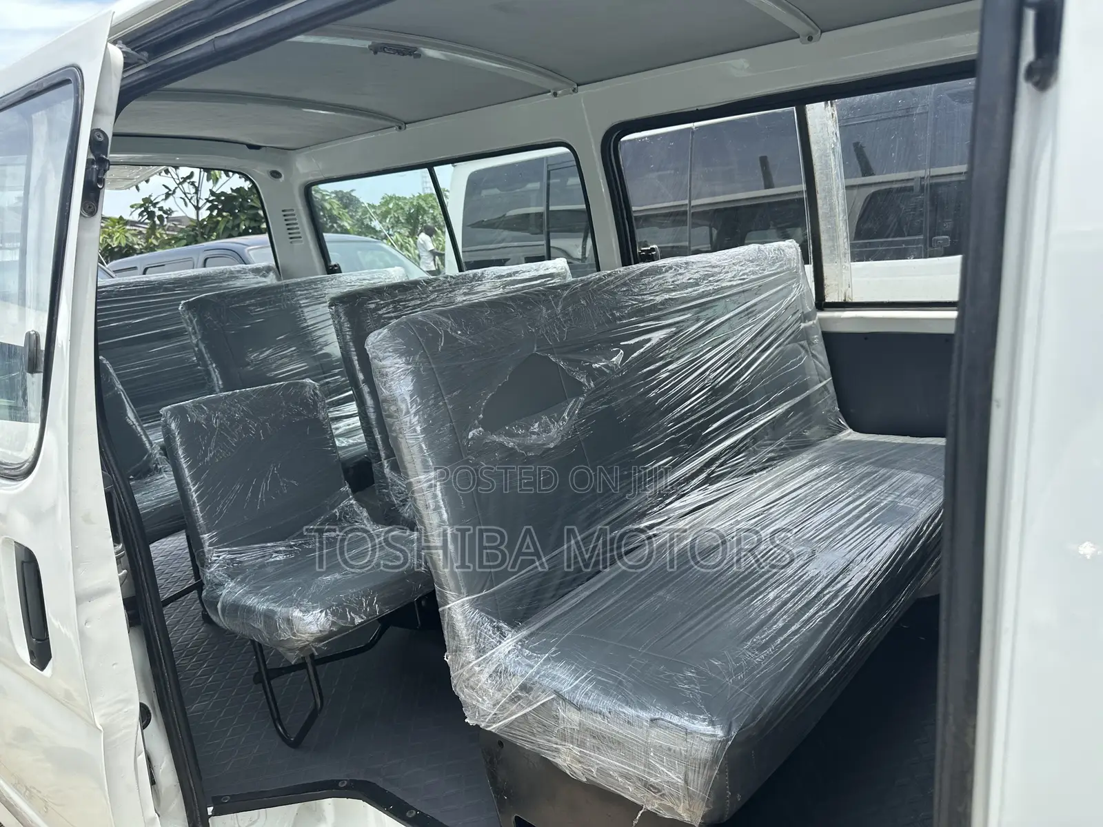Toyota HiAce 1999 White