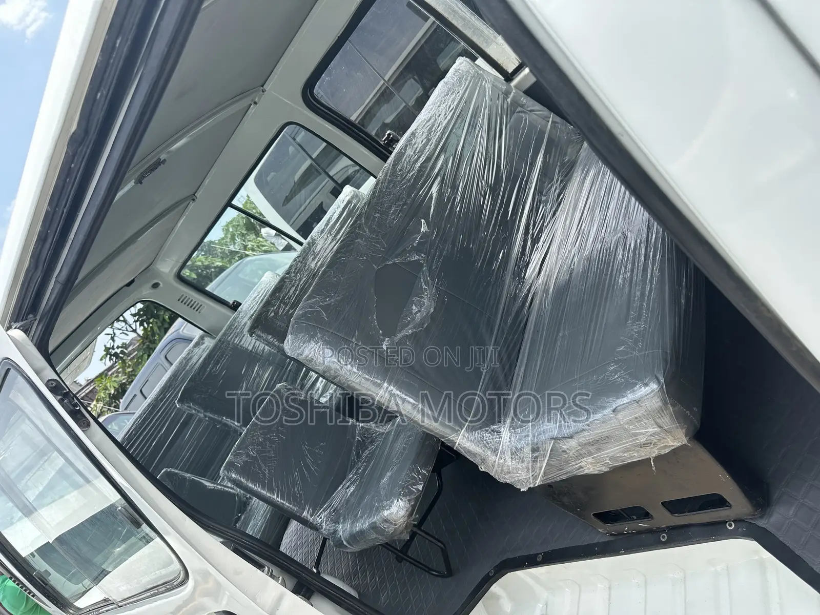 Toyota HiAce 1999 White