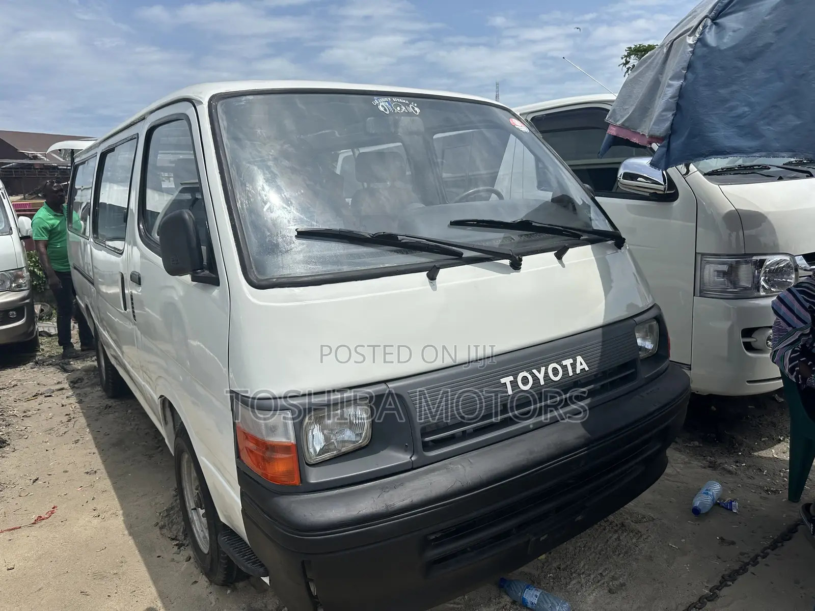 Toyota HiAce 1999 White