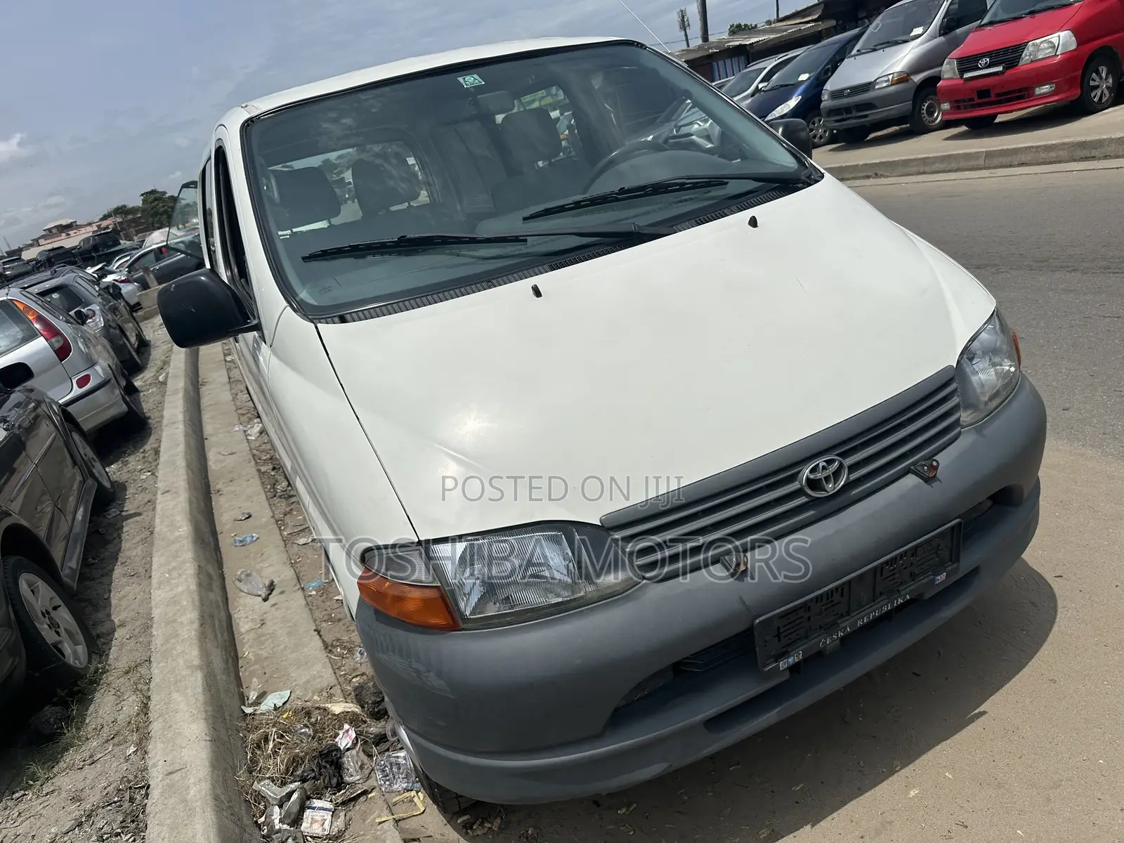 Toyota HiAce 2005 White
