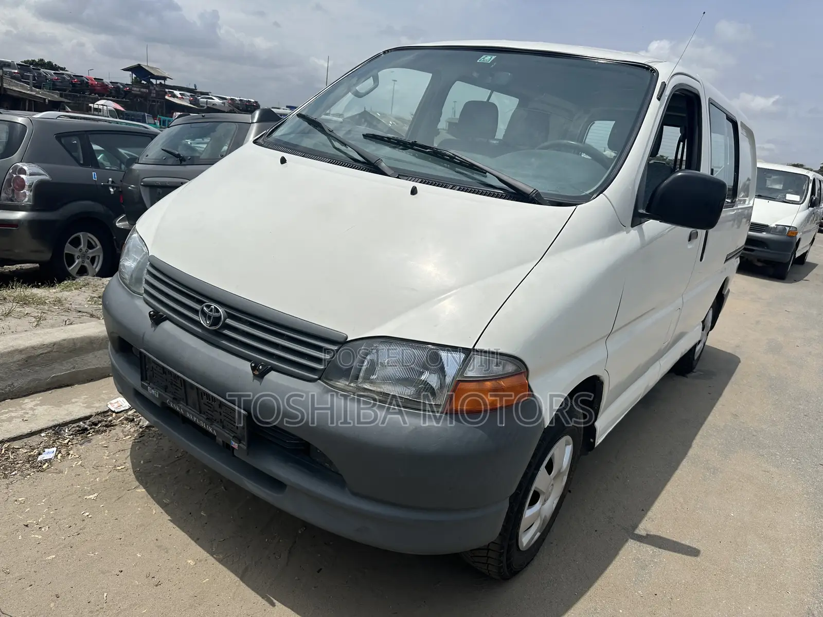 Toyota HiAce 2005 White