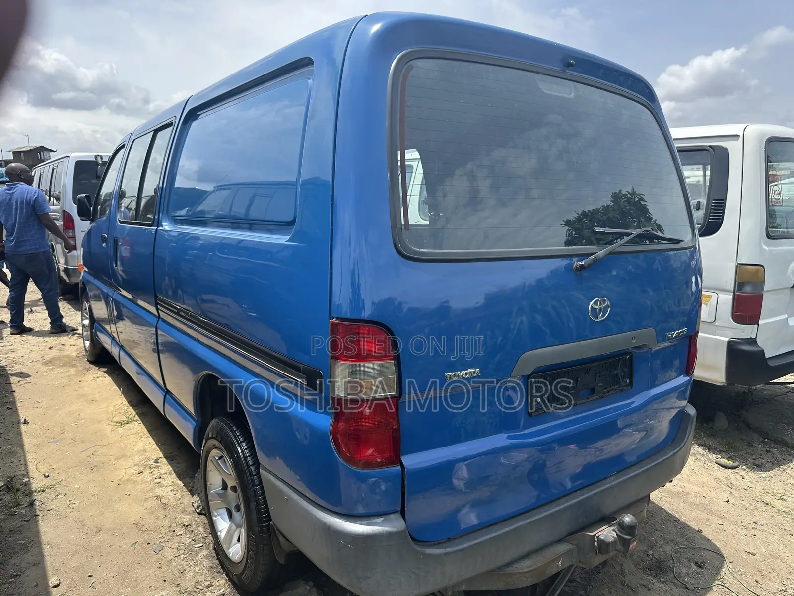 Toyota HiAce 2005 Blue