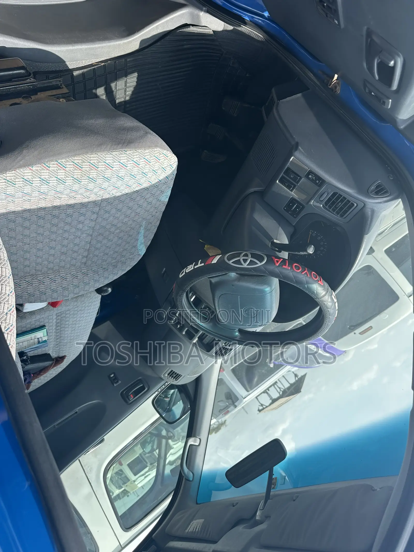Toyota HiAce 2005 Blue