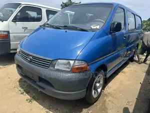 Toyota HiAce 2005 Blue