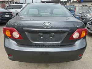 Toyota Corolla 2009 Gray