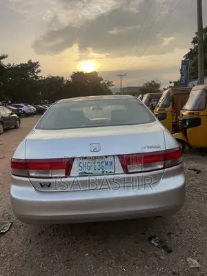 Honda Accord 2004 Silver