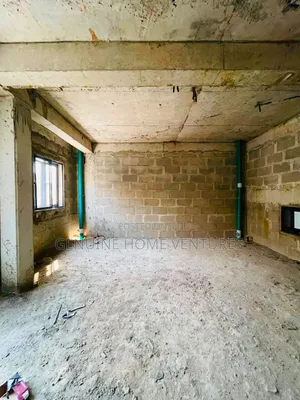 4bdrm Duplex in Millenuim/UPS for sale