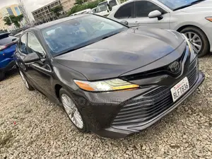 Toyota Camry 2018 Brown