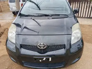 Toyota Yaris 2010 Black