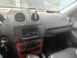 Mercedes-Benz M Class 2009 Black