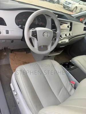 Toyota Sienna 2013 Blue