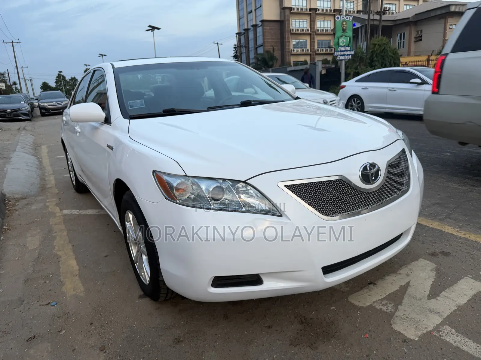 Toyota Camry Hybrid 2009 White