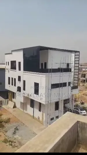 5 Bedroom With Bq Attached