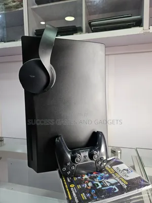 Ps5 Console With Pad and Headset
