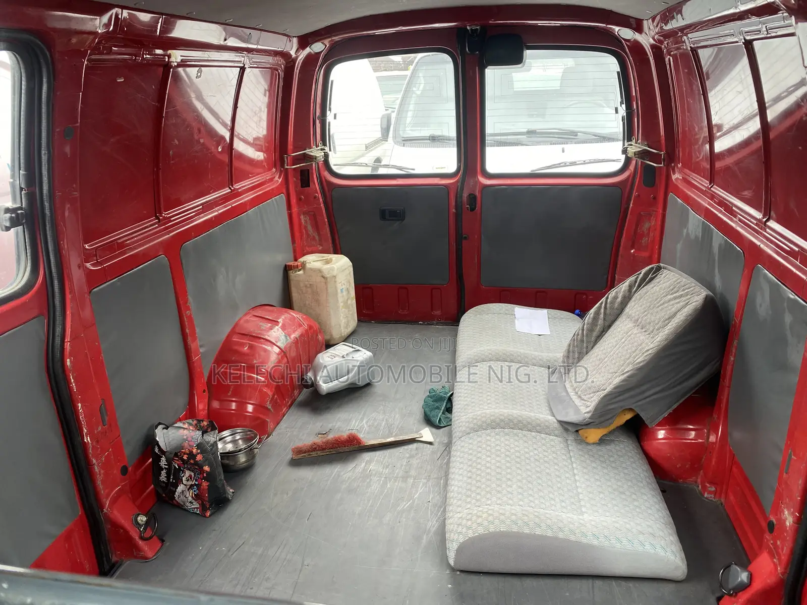 Toyota HiAce 2007 Red