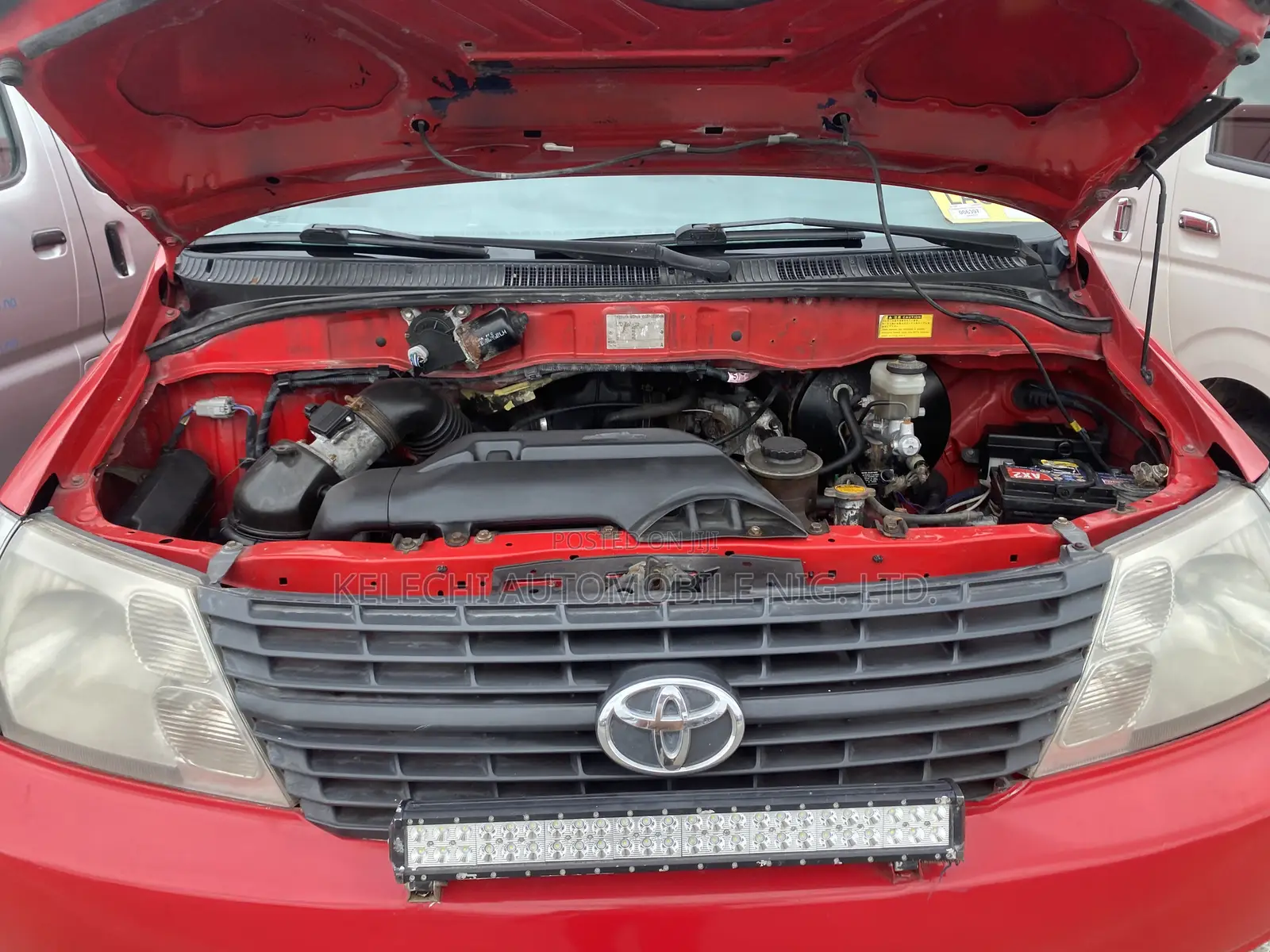 Toyota HiAce 2007 Red