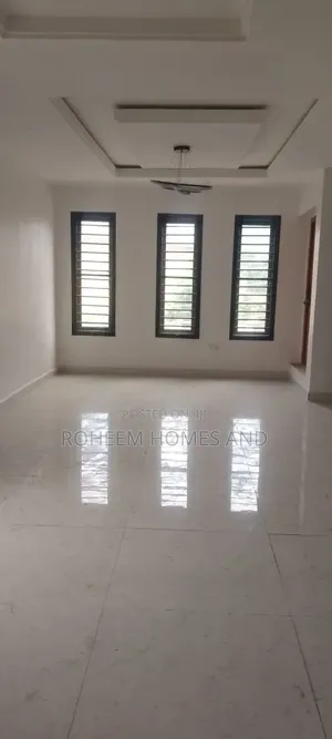 4bdrm Duplex in Secured Area, Onigbongbo for rent