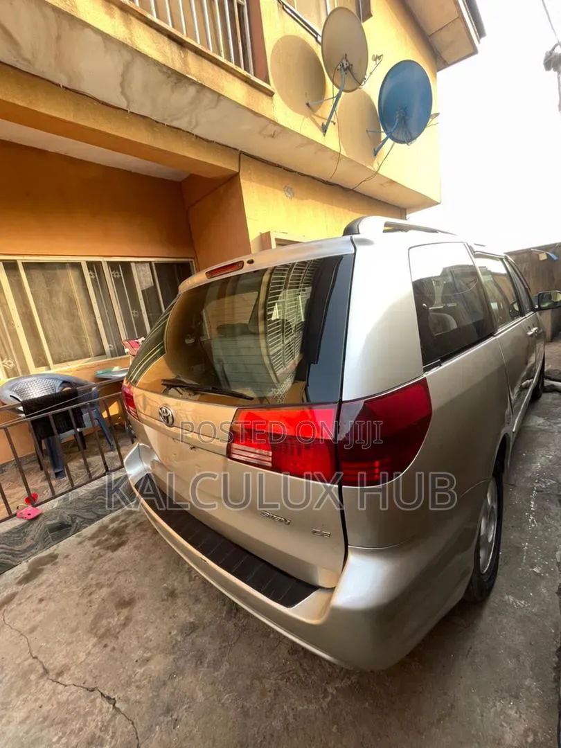 Super Clean Sienna 2 for Hire