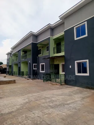 2bdrm Apartment in Ologuneru for rent