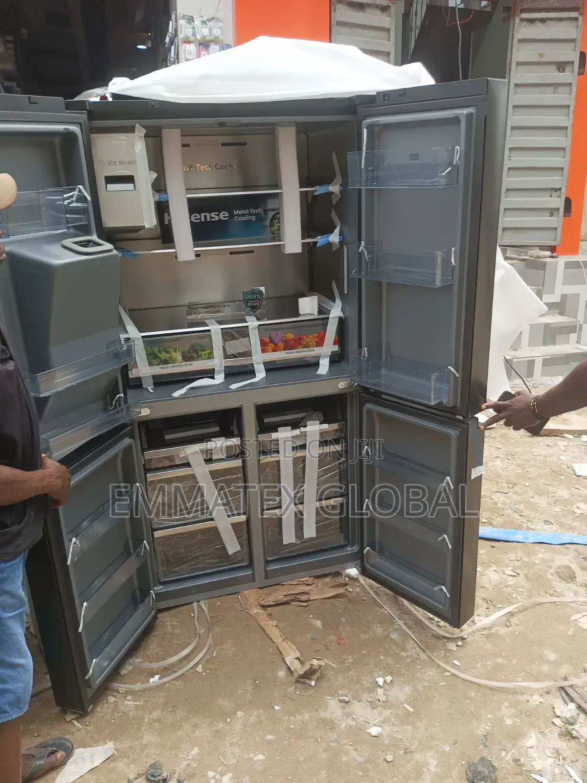 68wc Side by Side Hisense Refrigerator,with Dispenser and Cube Making