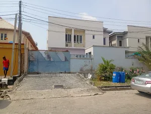 3bdrm Block of Flats in Secured Area, Lekki Phase 1 for sale