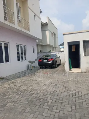 3bdrm Block of Flats in Secured Area, Lekki Phase 1 for sale