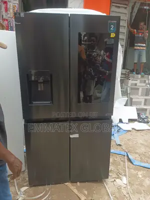 Ultra Modern Side by Side Refrigerator Hisense Mirror Glass 2yrs Warra