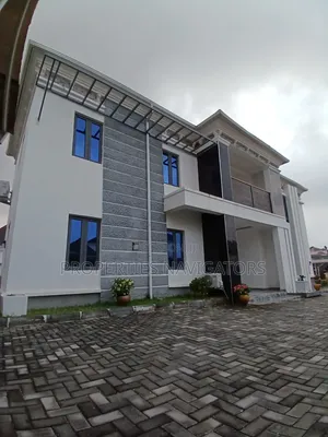 5bdrm Duplex in Naf Valley Estate for rent
