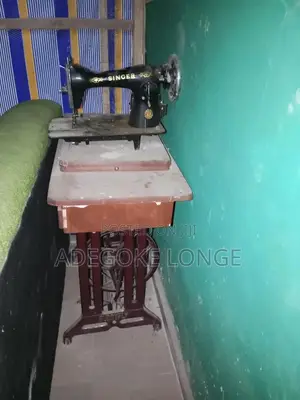 Two Lion Blackhead Sewing Machine With Strong Stand