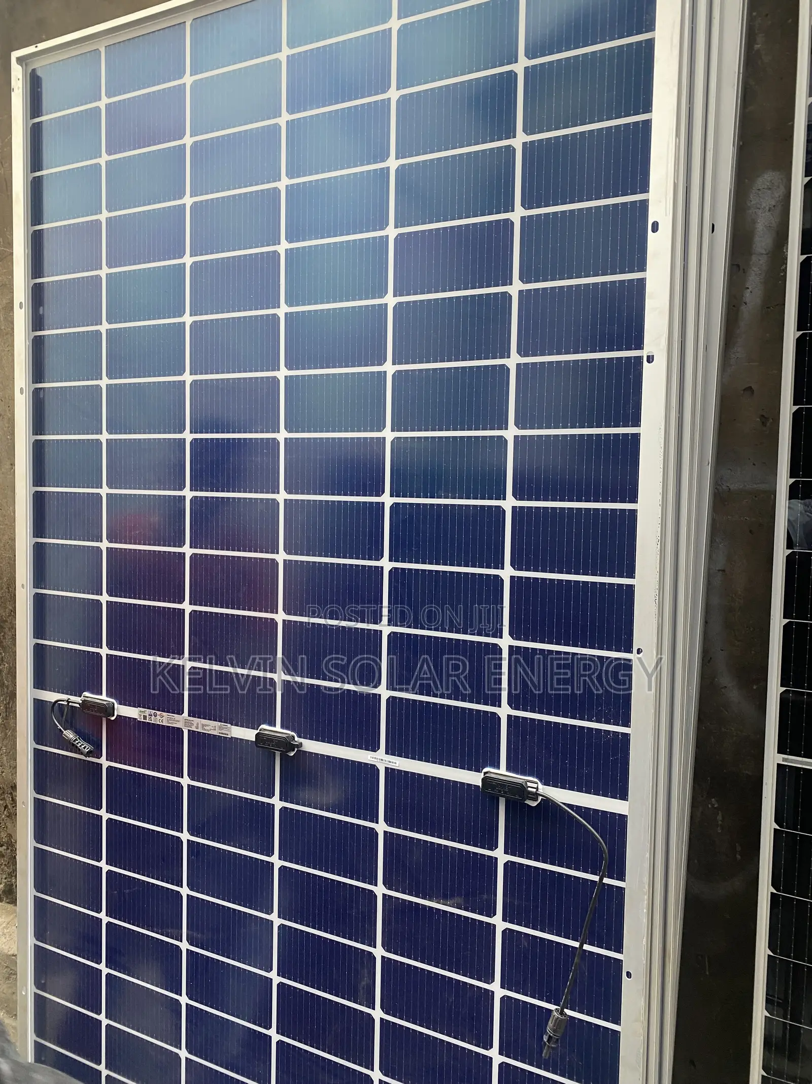 700w Solar Jinko 144 Cells