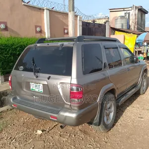 Nissan Pathfinder 2004 Gray