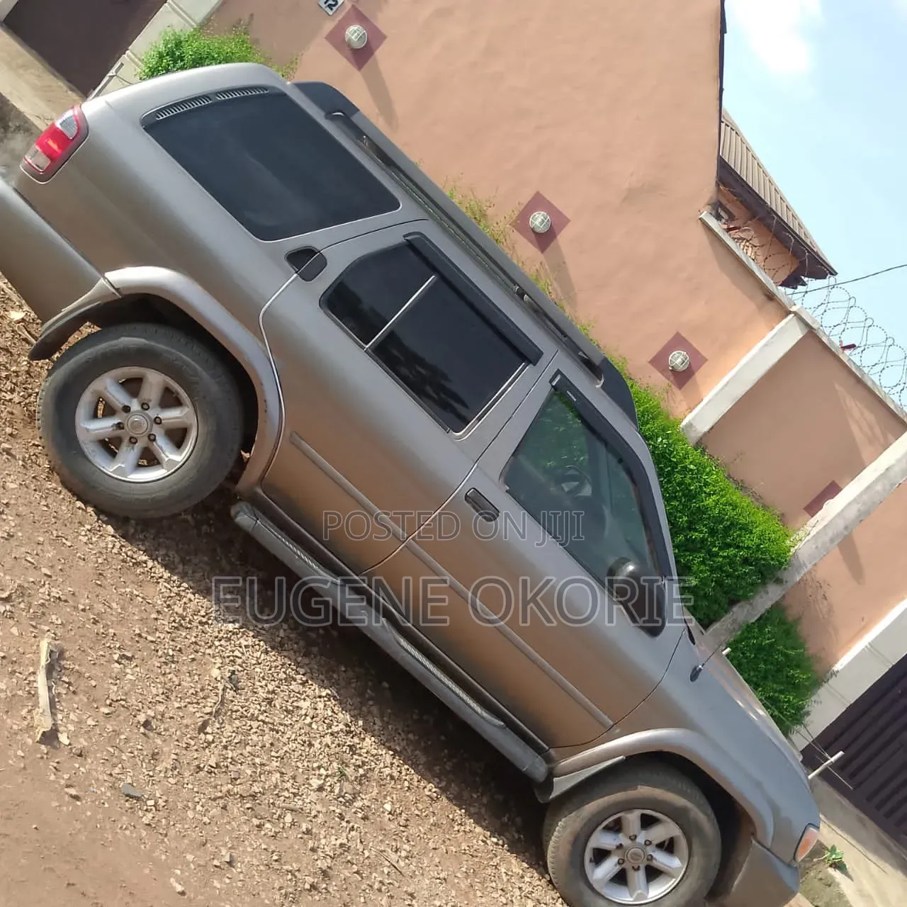 Nissan Pathfinder 2004 Gray