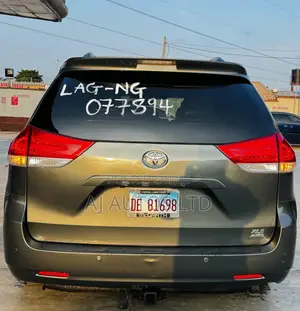 Toyota Sienna 2014 Gray