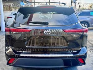 Toyota Highlander XLE AWD 2023 Black