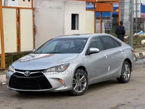 Toyota Camry SE 4dr Sedan (2.5L 4cyl 6A) 2016 Silver